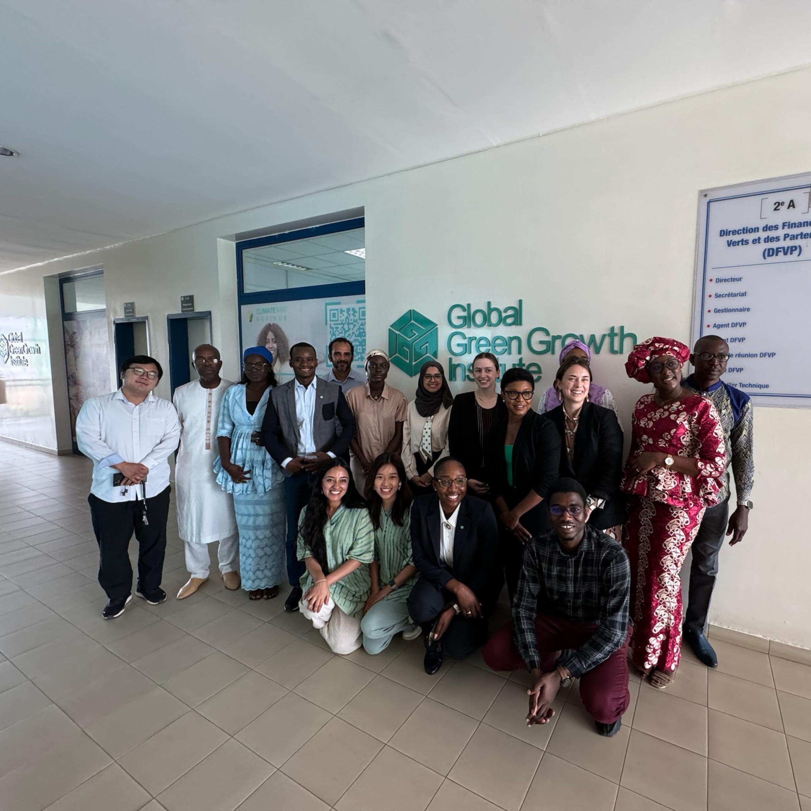 SPIA Policy Workshop, Climate Finance Challenges in Dakar - Devanne Béda-Geuder and students